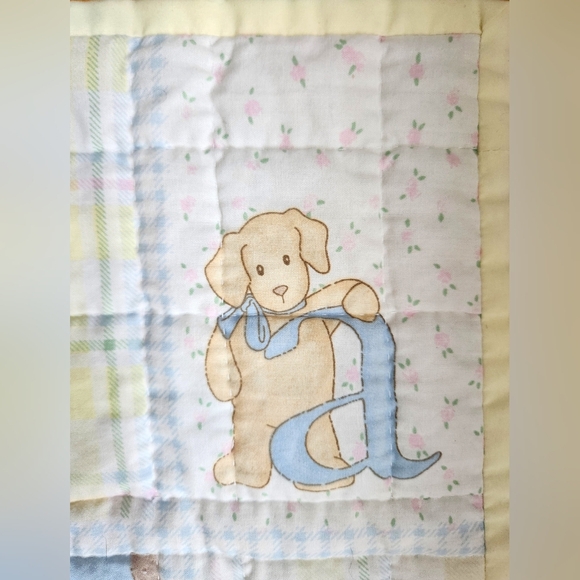 Vintage Baby Blanket Crib Quilt Bunny, Bear and Puppy Handmade Embroided - Picture 6 of 8